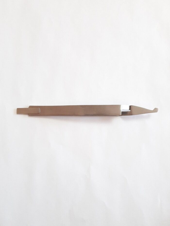 Özü qayıdan pinset Özü qayıdan pinset